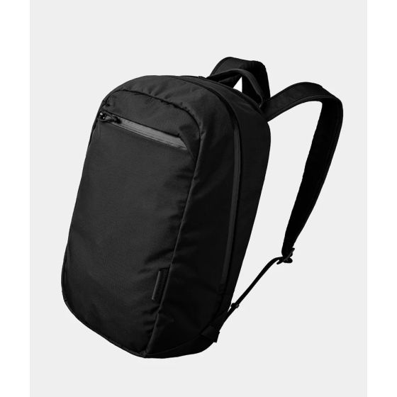 Aero Pack 16L 輕量防潑水背囊 - 黑色