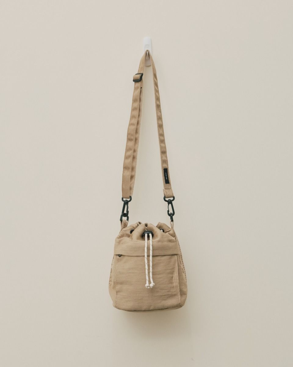 ★関税込★JILLSTUART★[DAILY NYLON] POCKET POINT BUCKET BAG ☆関税込☆JILLSTUART☆[DAILY NYLON] POCKET POINT BUCKET BAG