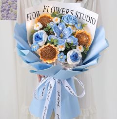 Lets Buy What You Like - 針織玫瑰永生花束(9朵) 連我LED燈串 +隨機心意卡